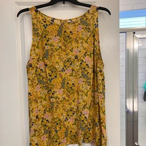2 old navy womens tanks XXL